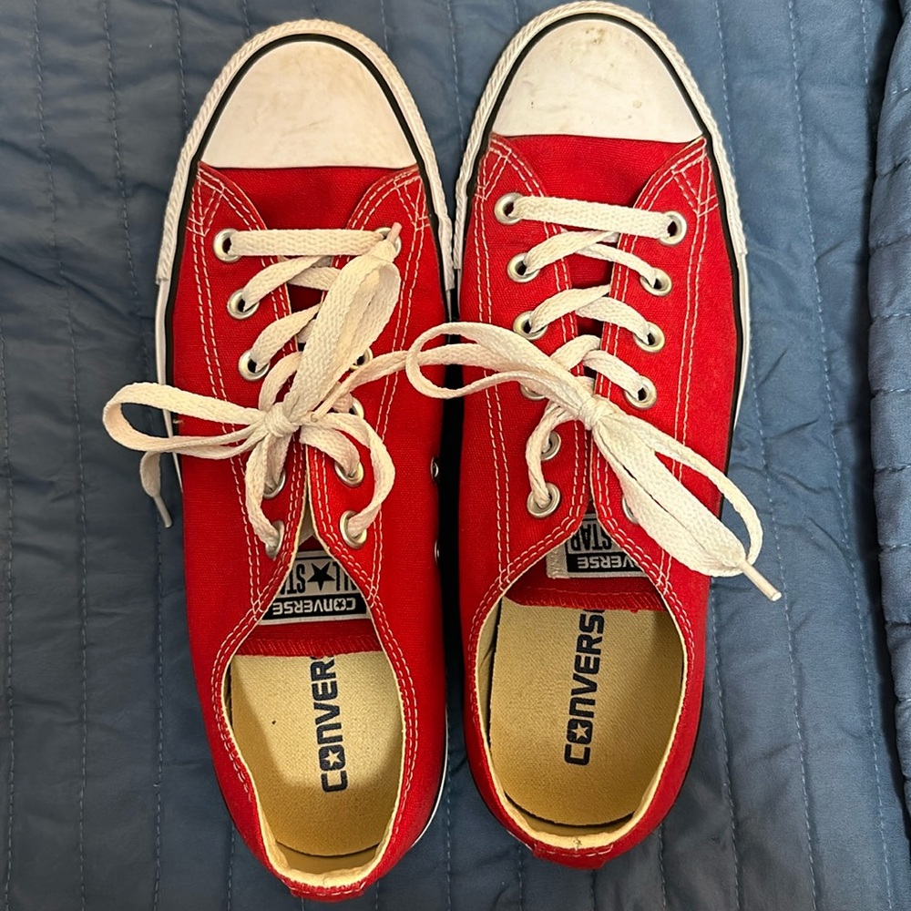 Red converse. Size 10